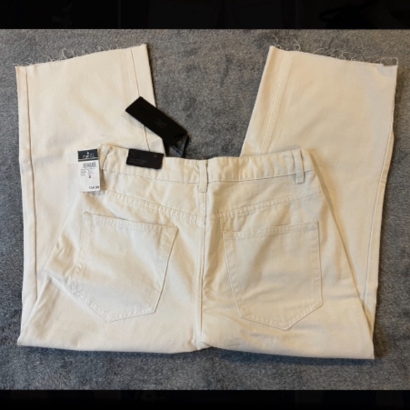 Rue21 Pants - Rue21 White High Rise Straight Leg Frayed Hem Jeans NWT